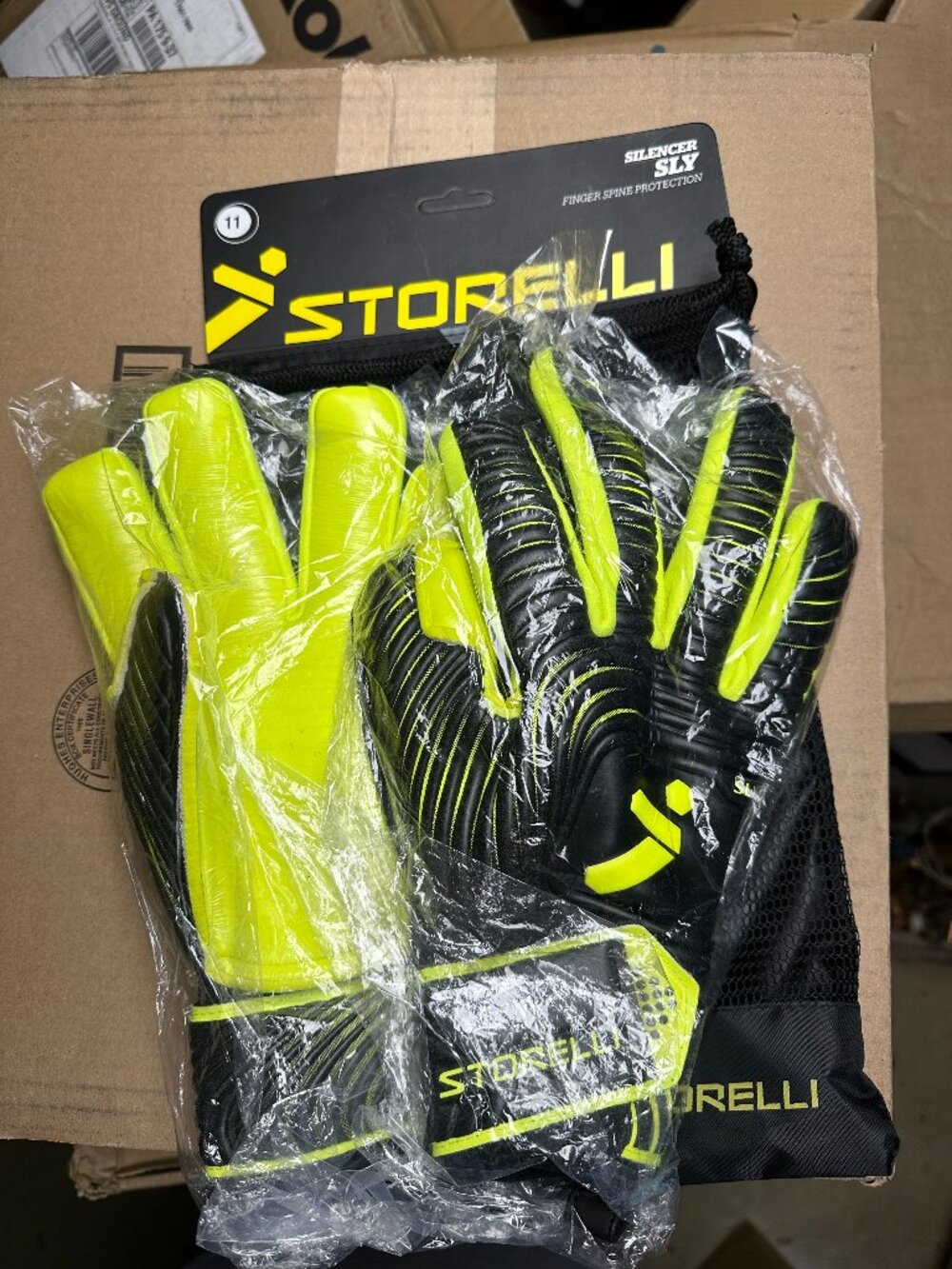 STORELLI SLY GOALIE GLOVES BLACK 11